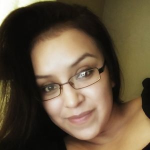 Meet your Posher, Simona